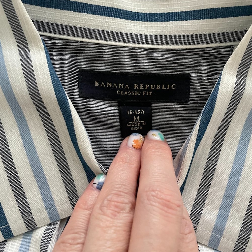 Banana Republic Classic Fit Men's Button Down Dress Shirt, Size Medium